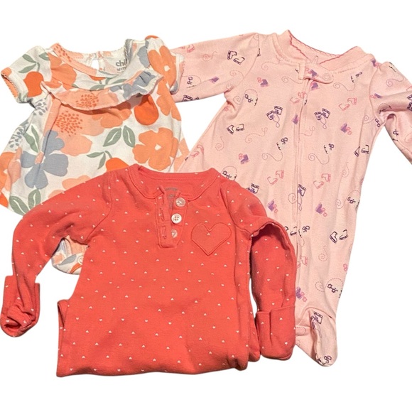 Baby Girl Bundle Preemie and One Size 3 Pieces - Picture 1 of 7